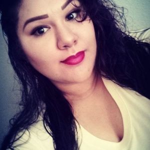 Meet your Posher, Celina